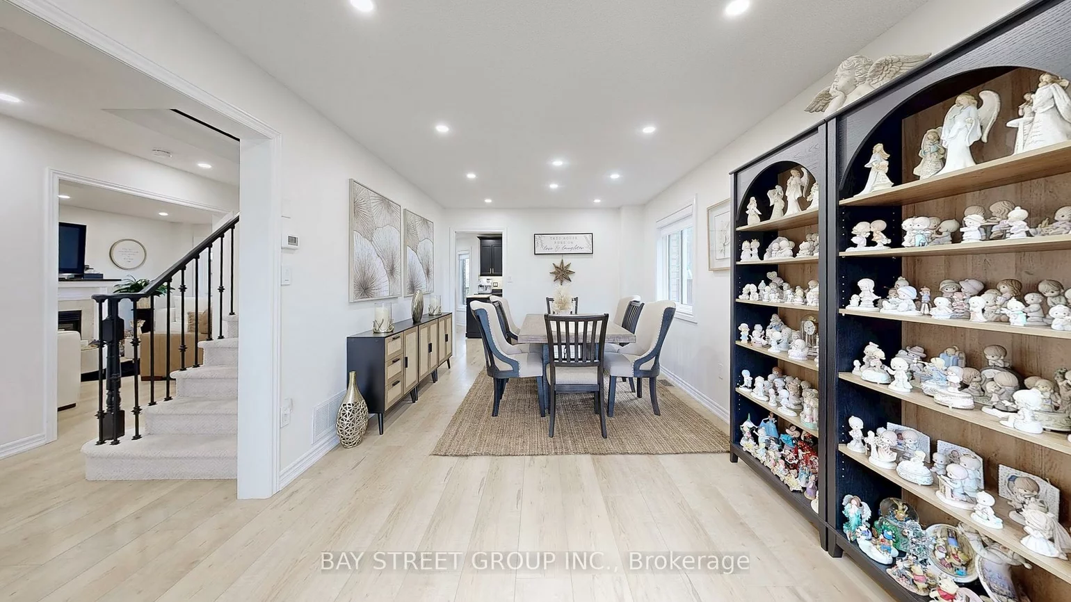 53, Priscilla's, Painswick South, Barrie