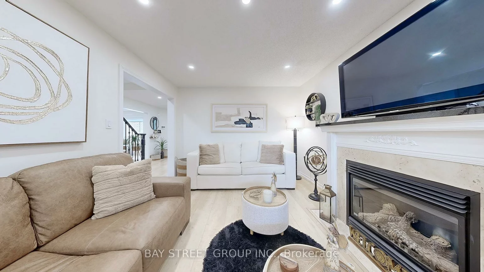 53, Priscilla's, Painswick South, Barrie