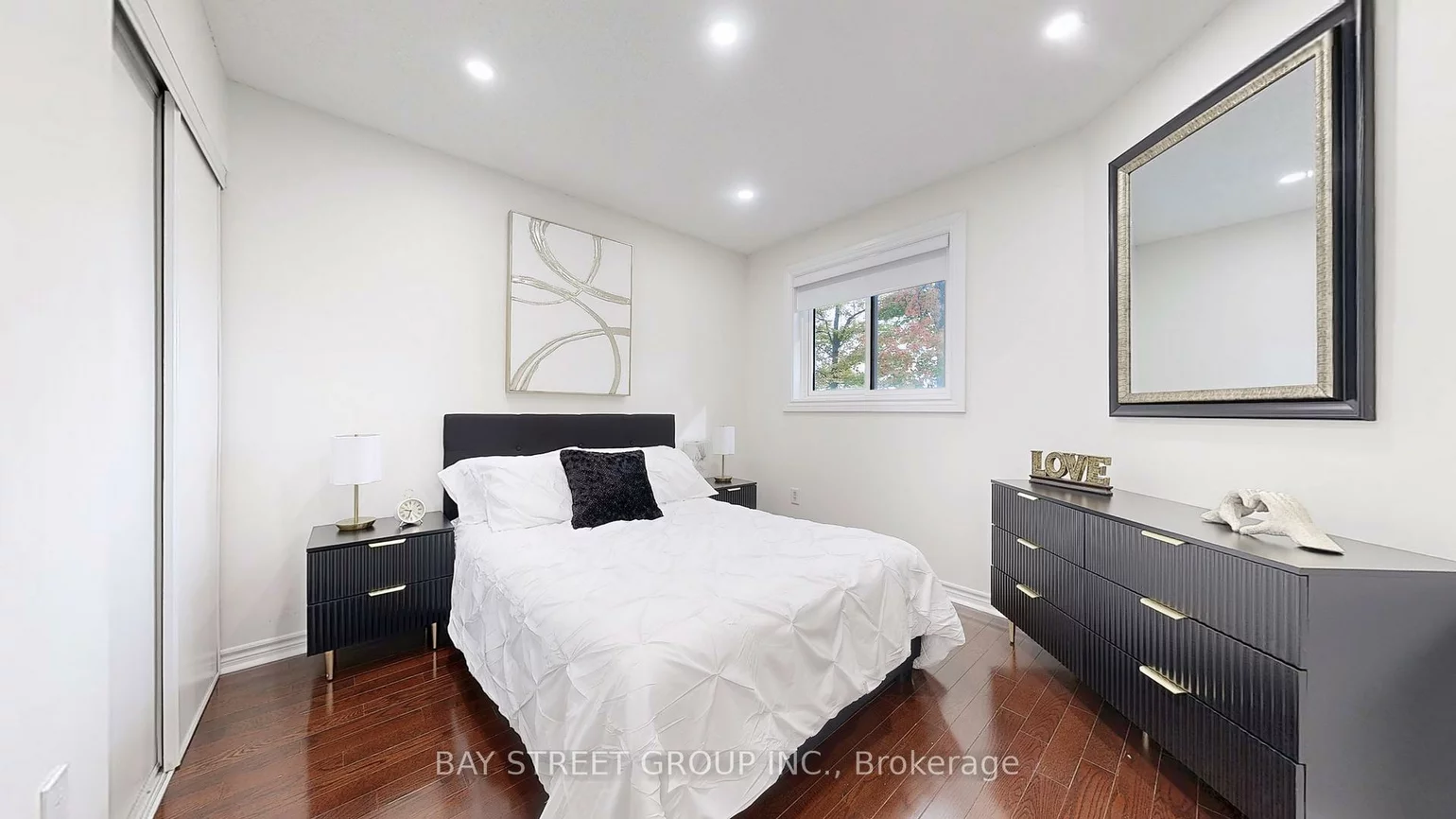 53, Priscilla's, Painswick South, Barrie