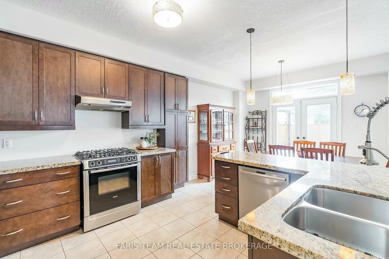 33, Auburn, Ardagh, Barrie
