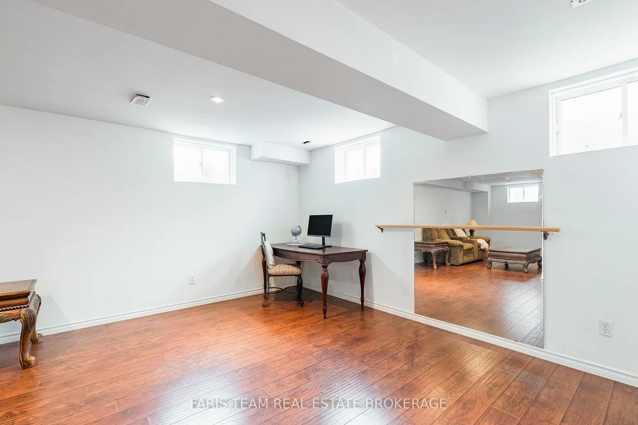 33, Auburn, Ardagh, Barrie
