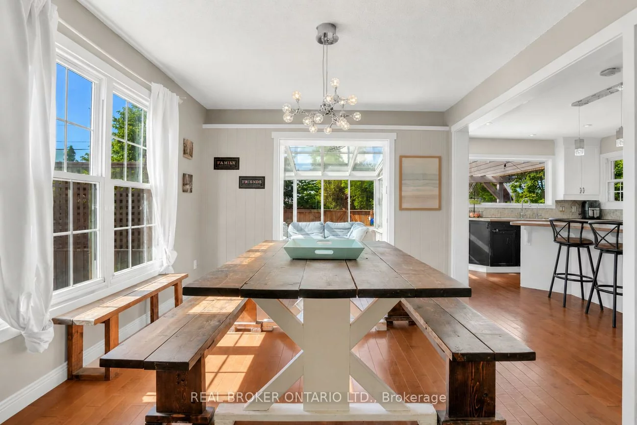 104, Moon, Ardagh, Barrie