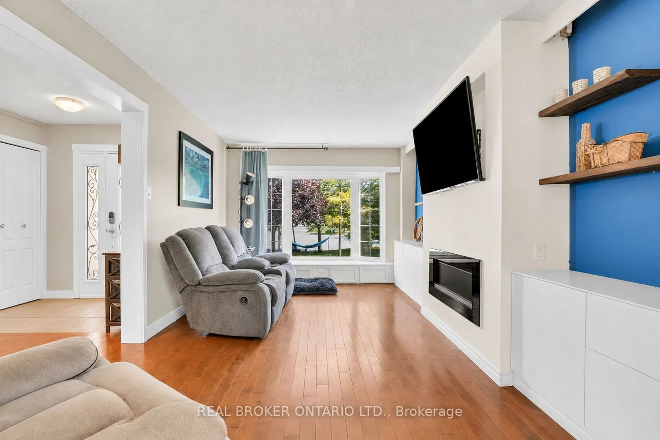 104, Moon, Ardagh, Barrie