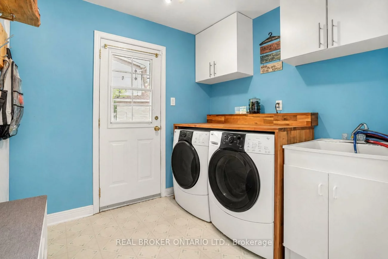 104, Moon, Ardagh, Barrie