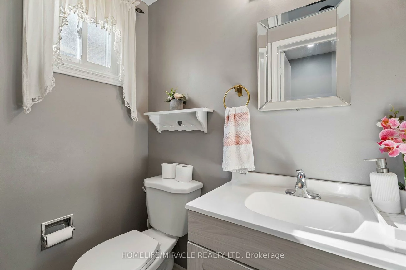 77, Livingstone, Sunnidale, Barrie