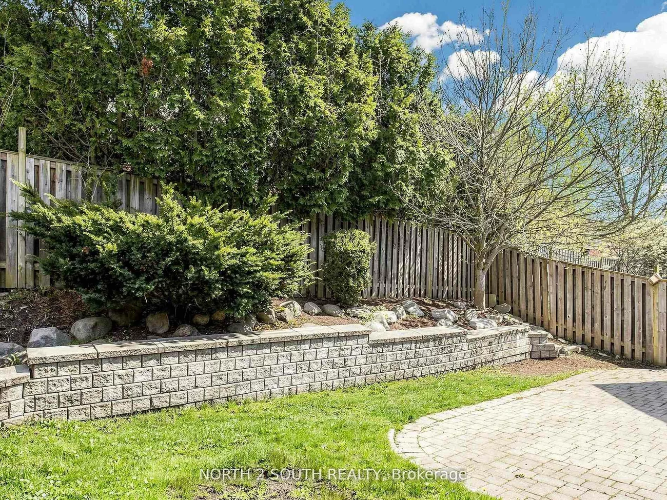 21, Black Ash, Ardagh, Barrie