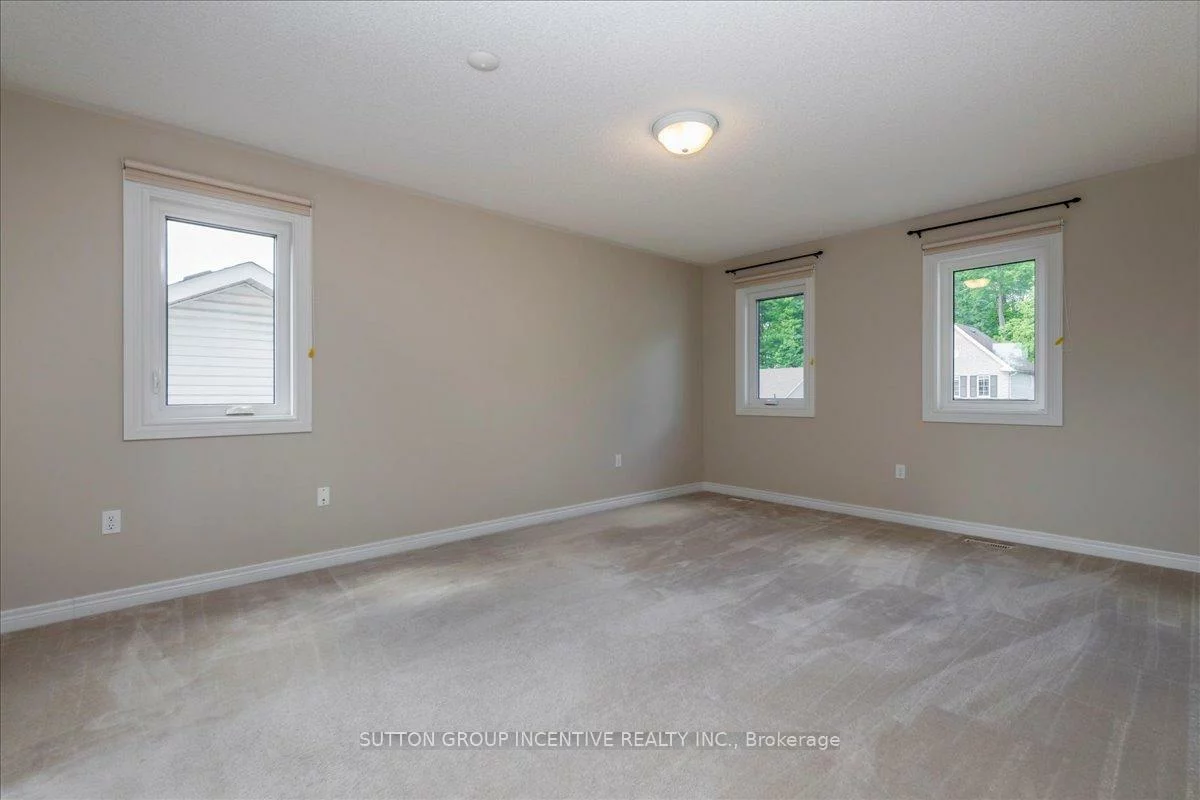 11, Thrushwood, 400 West, Barrie
