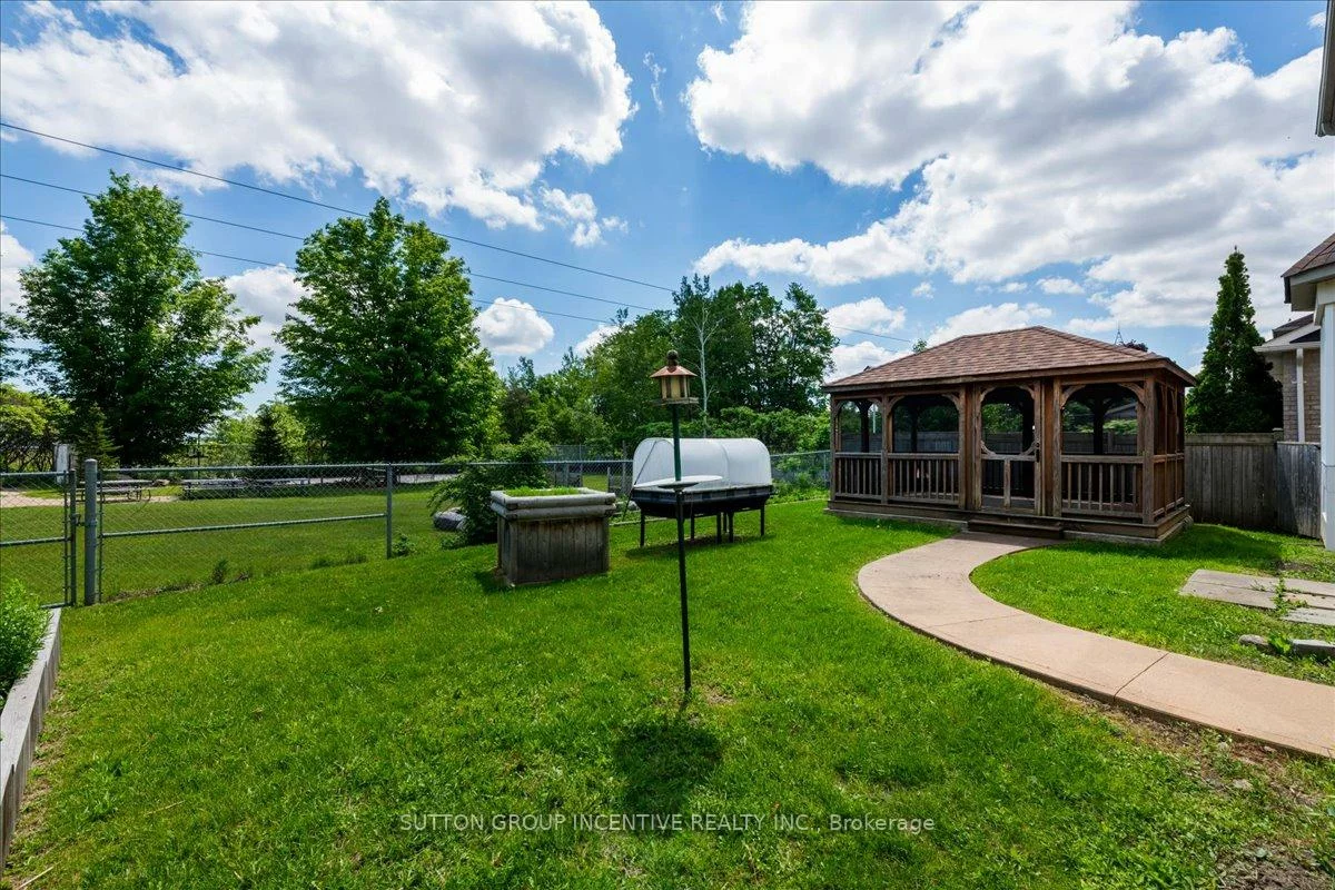 11, Thrushwood, 400 West, Barrie