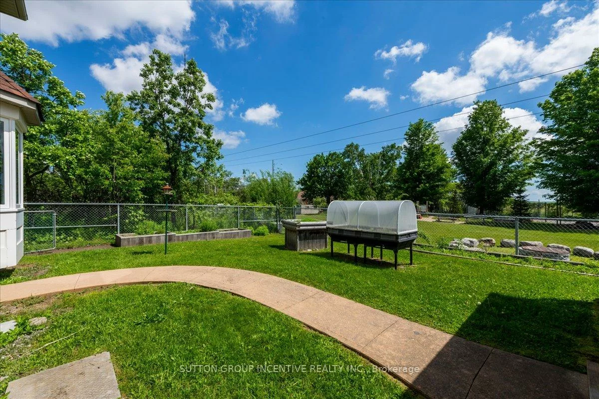 11, Thrushwood, 400 West, Barrie