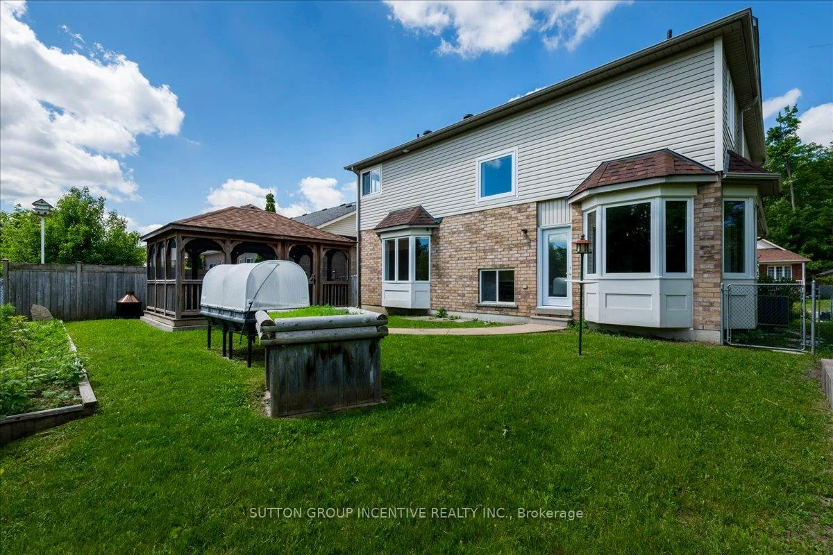 11, Thrushwood, 400 West, Barrie