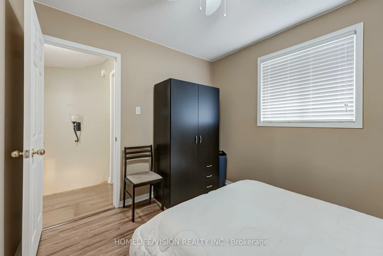 55, ETHERINGTON, West Bayfield, Barrie