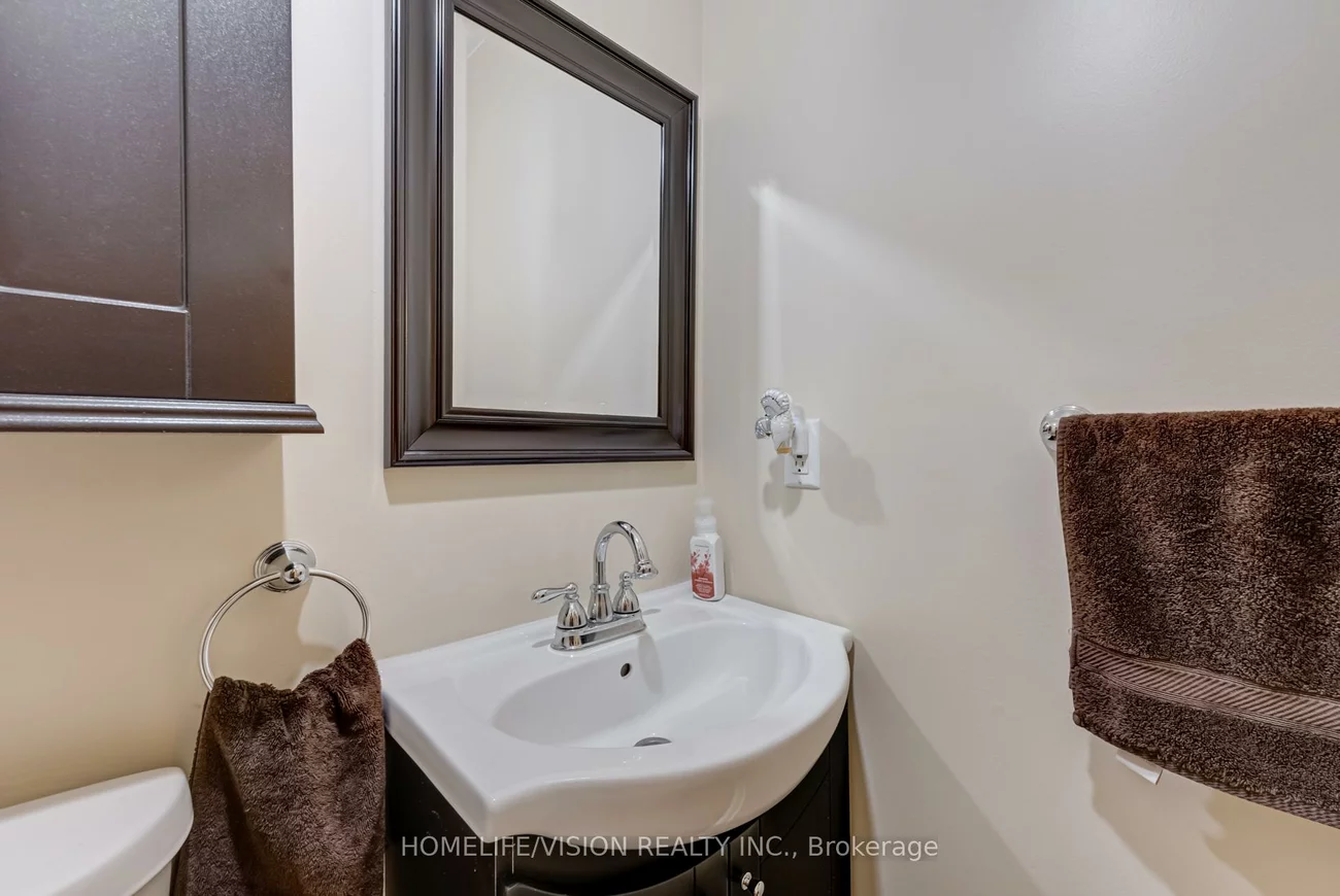 55, ETHERINGTON, West Bayfield, Barrie