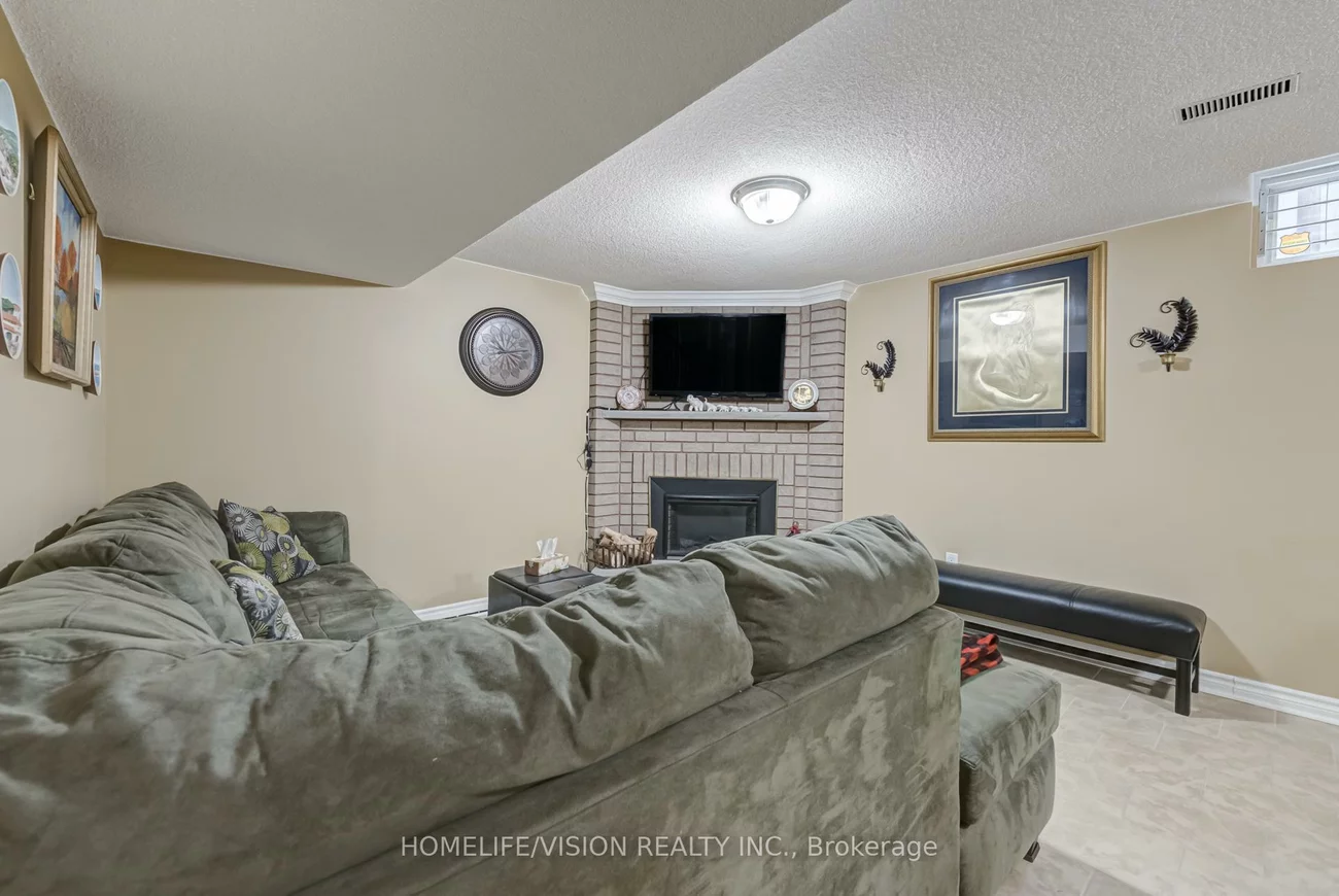 55, ETHERINGTON, West Bayfield, Barrie
