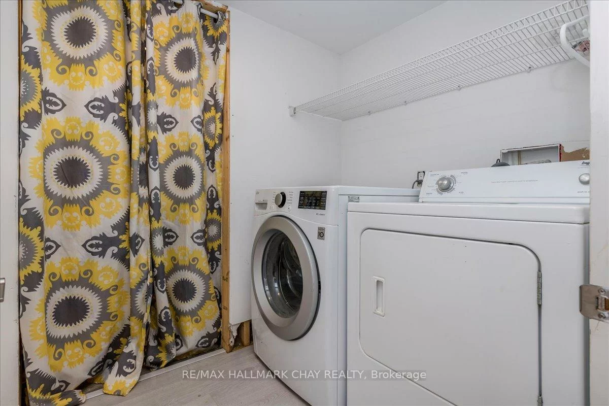 69, Rodney, Codrington, Barrie