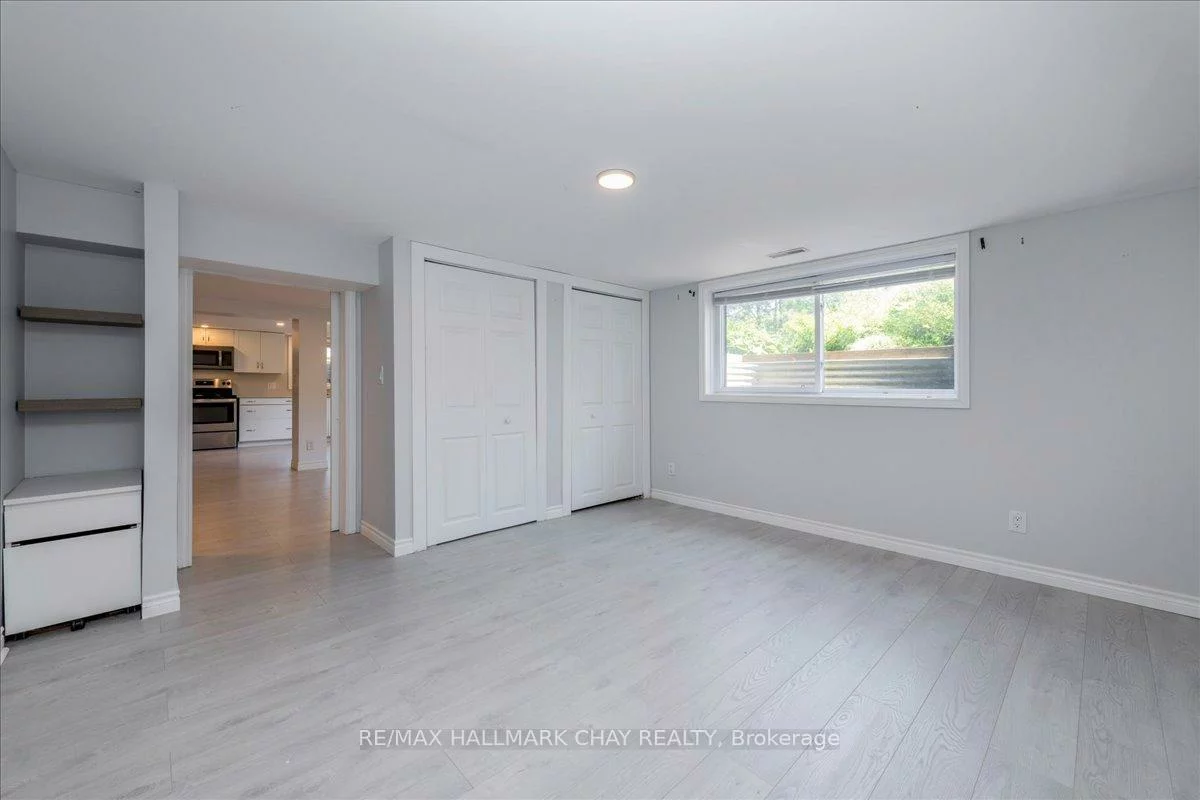 69, Rodney, Codrington, Barrie