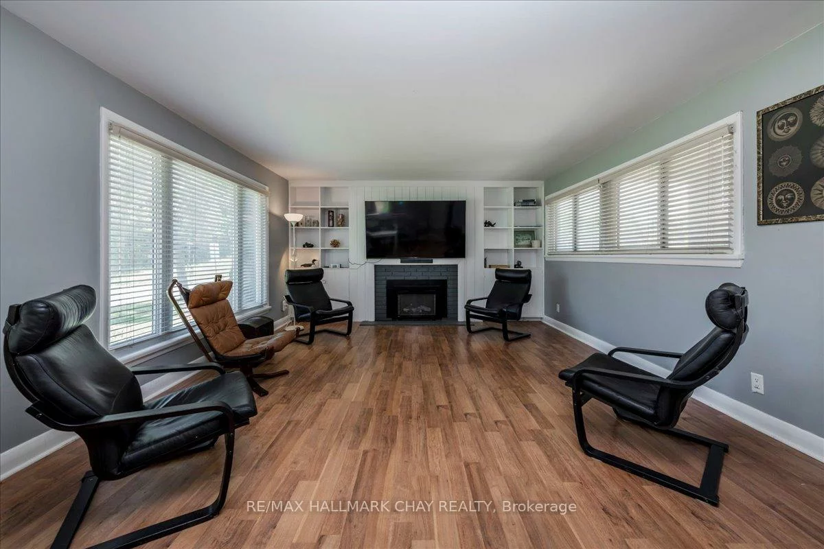 69, Rodney, Codrington, Barrie