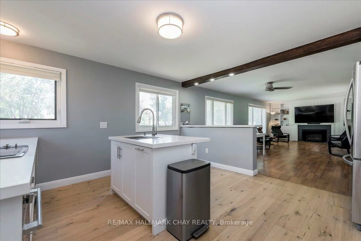 69, Rodney, Codrington, Barrie