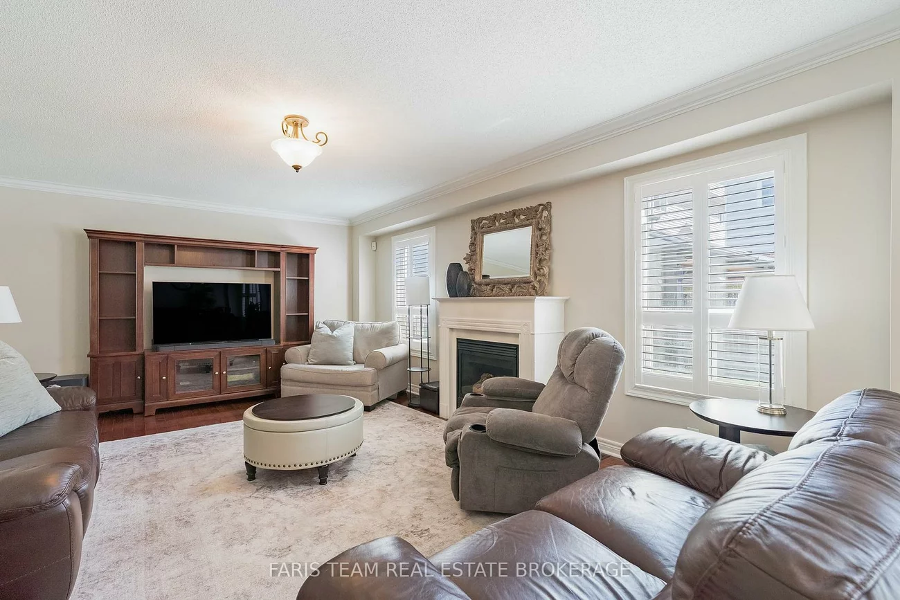 43, Maple Crown, Innis-Shore, Barrie