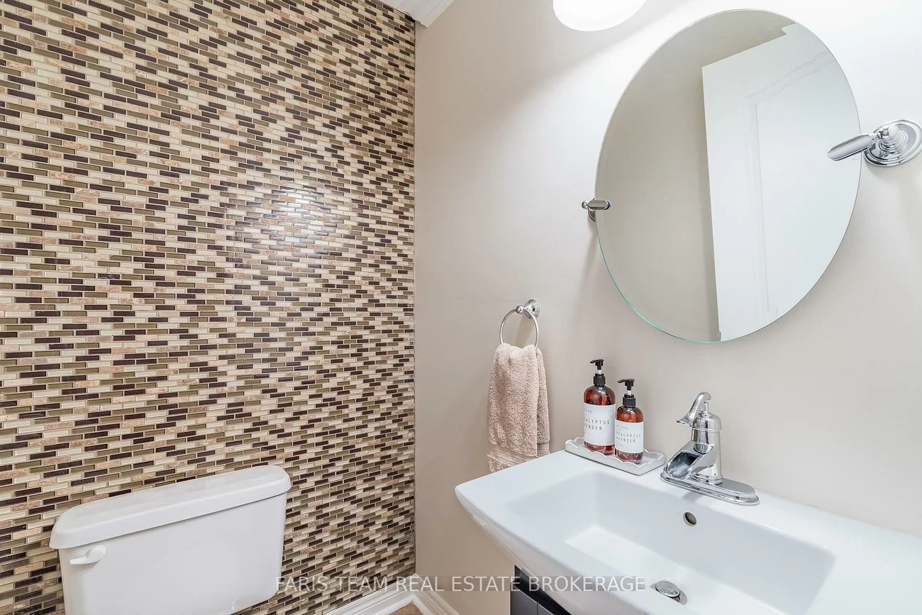 43, Maple Crown, Innis-Shore, Barrie
