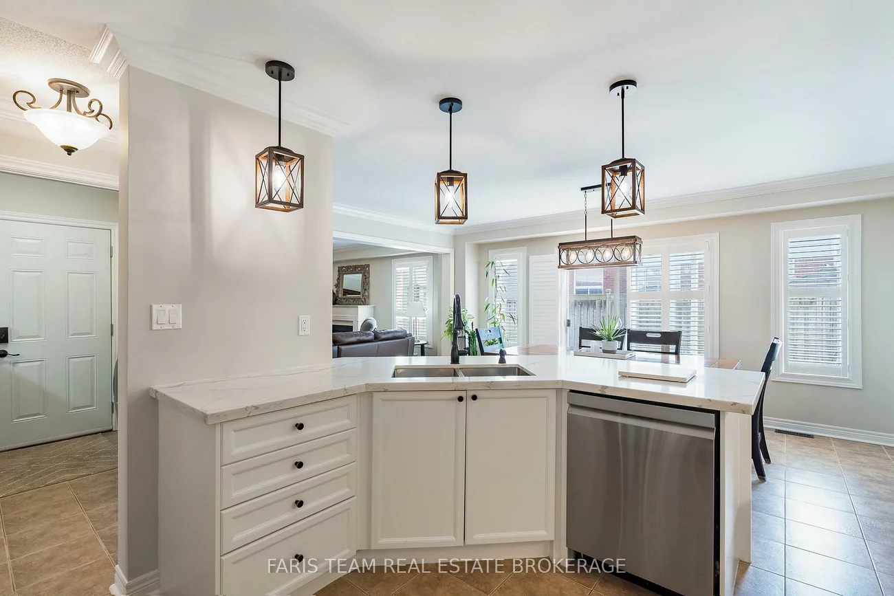 43, Maple Crown, Innis-Shore, Barrie