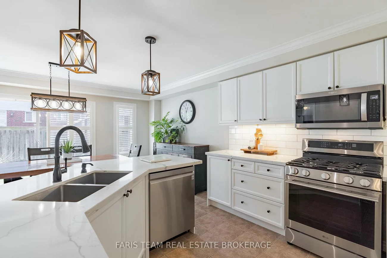 43, Maple Crown, Innis-Shore, Barrie