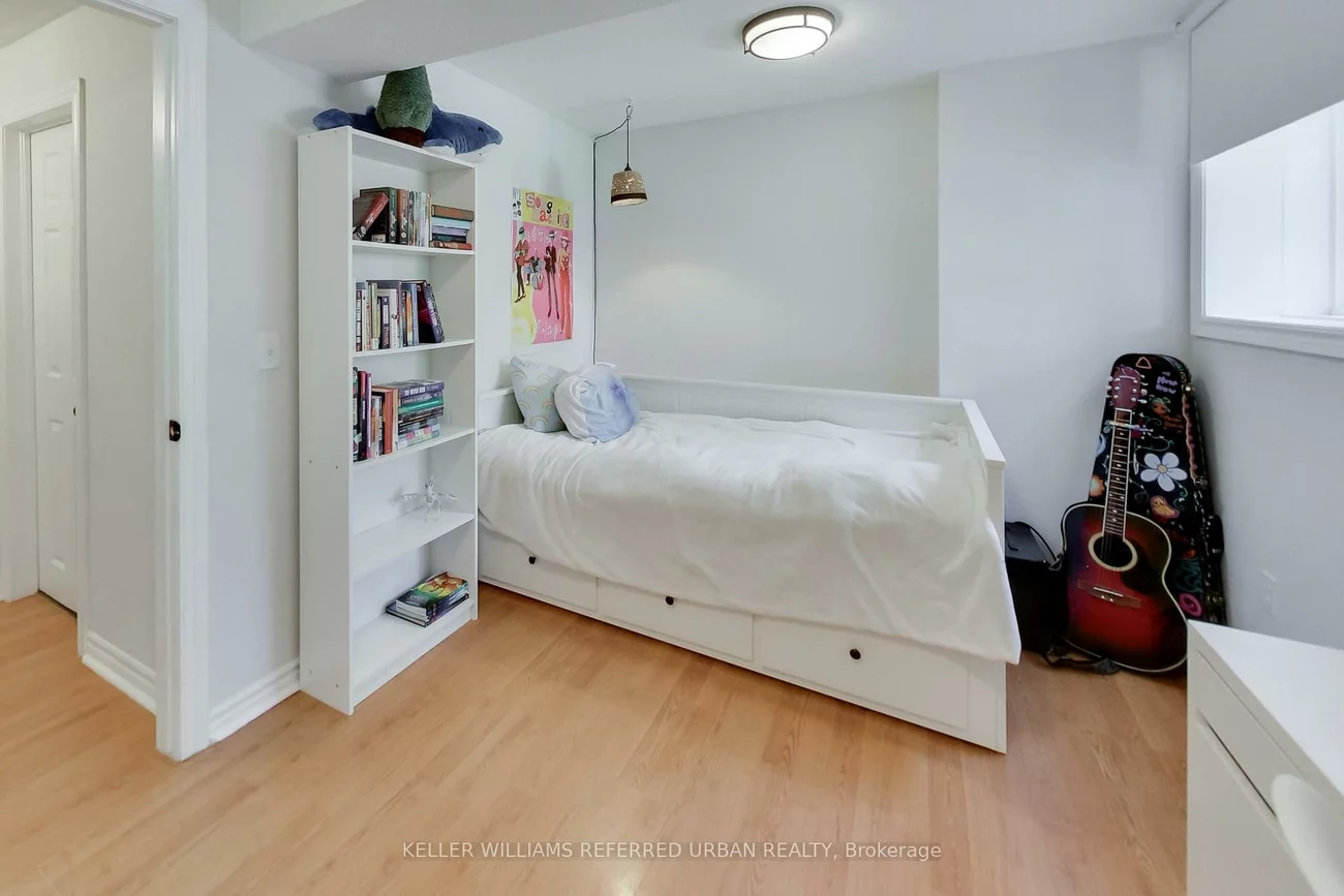 27, Lount, Wellington, Barrie