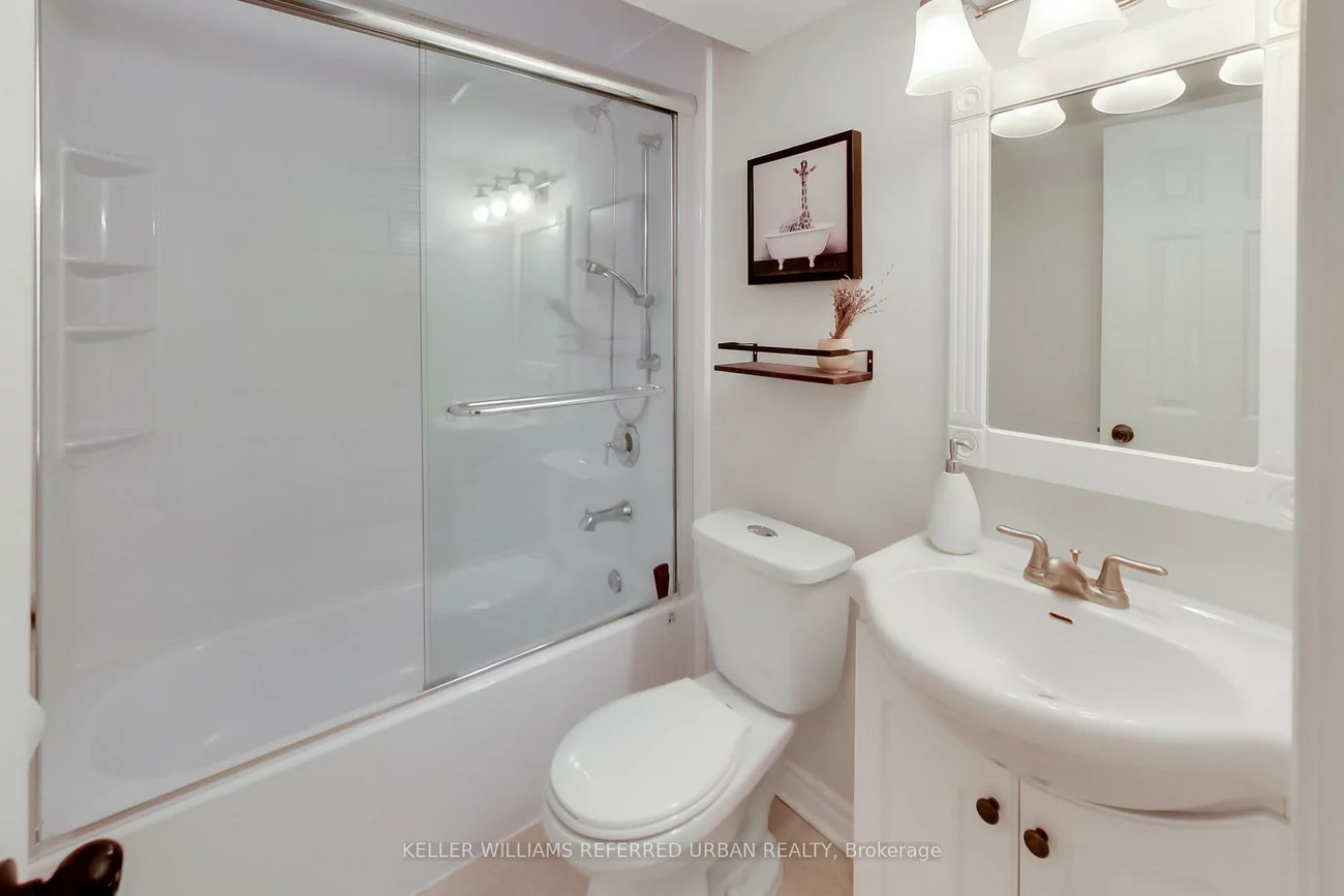 27, Lount, Wellington, Barrie