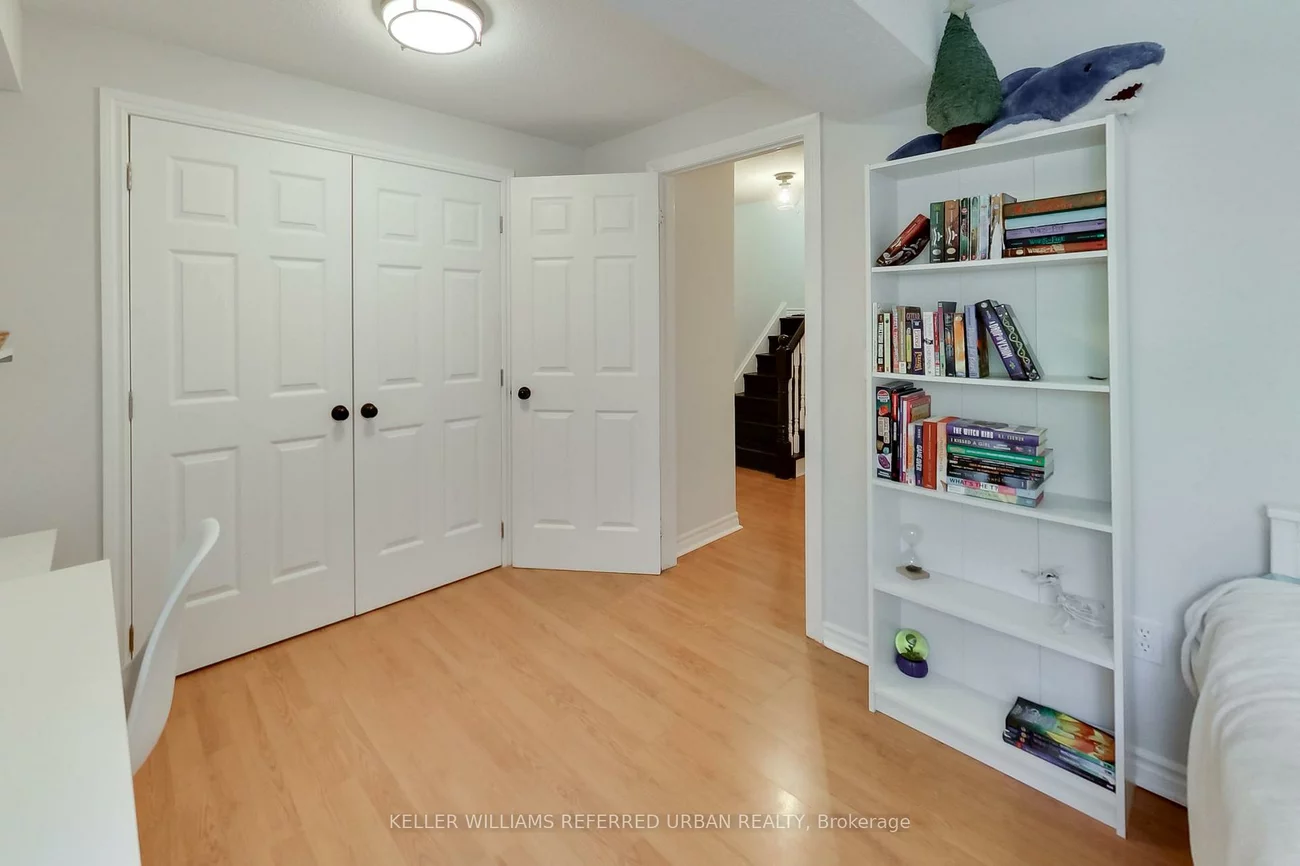 27, Lount, Wellington, Barrie