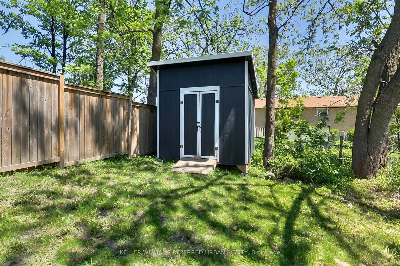 27, Lount, Wellington, Barrie