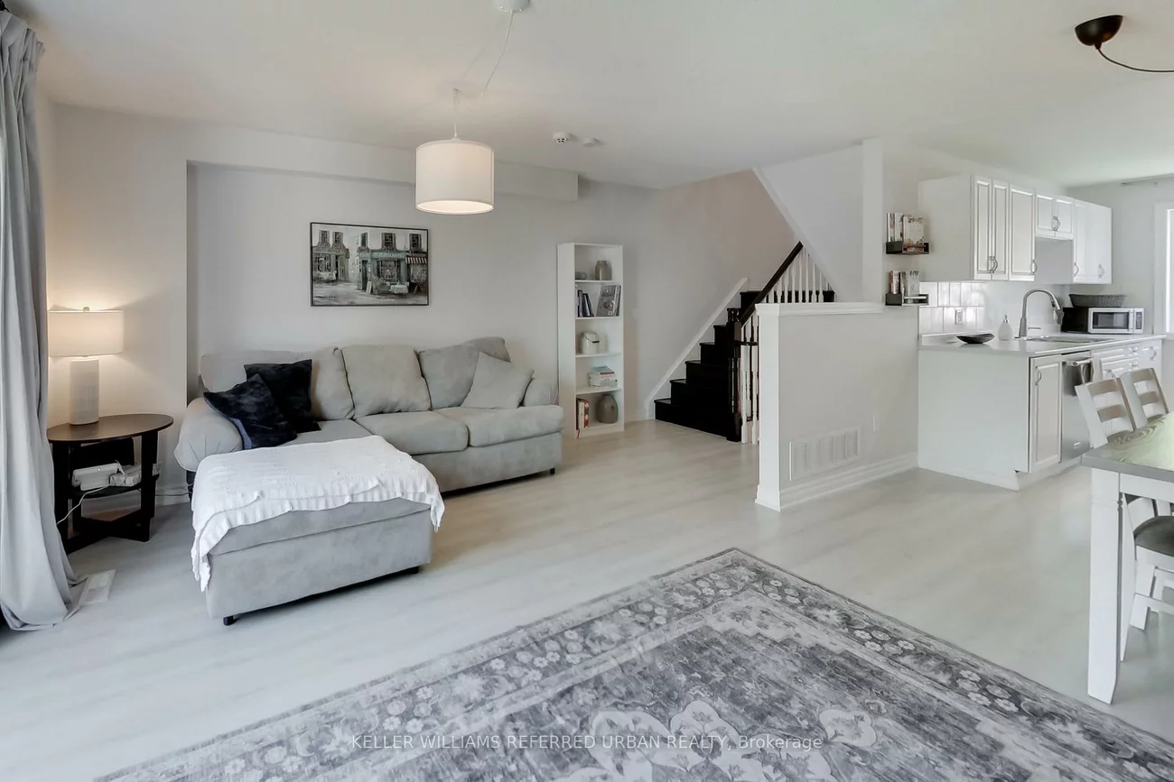 27, Lount, Wellington, Barrie