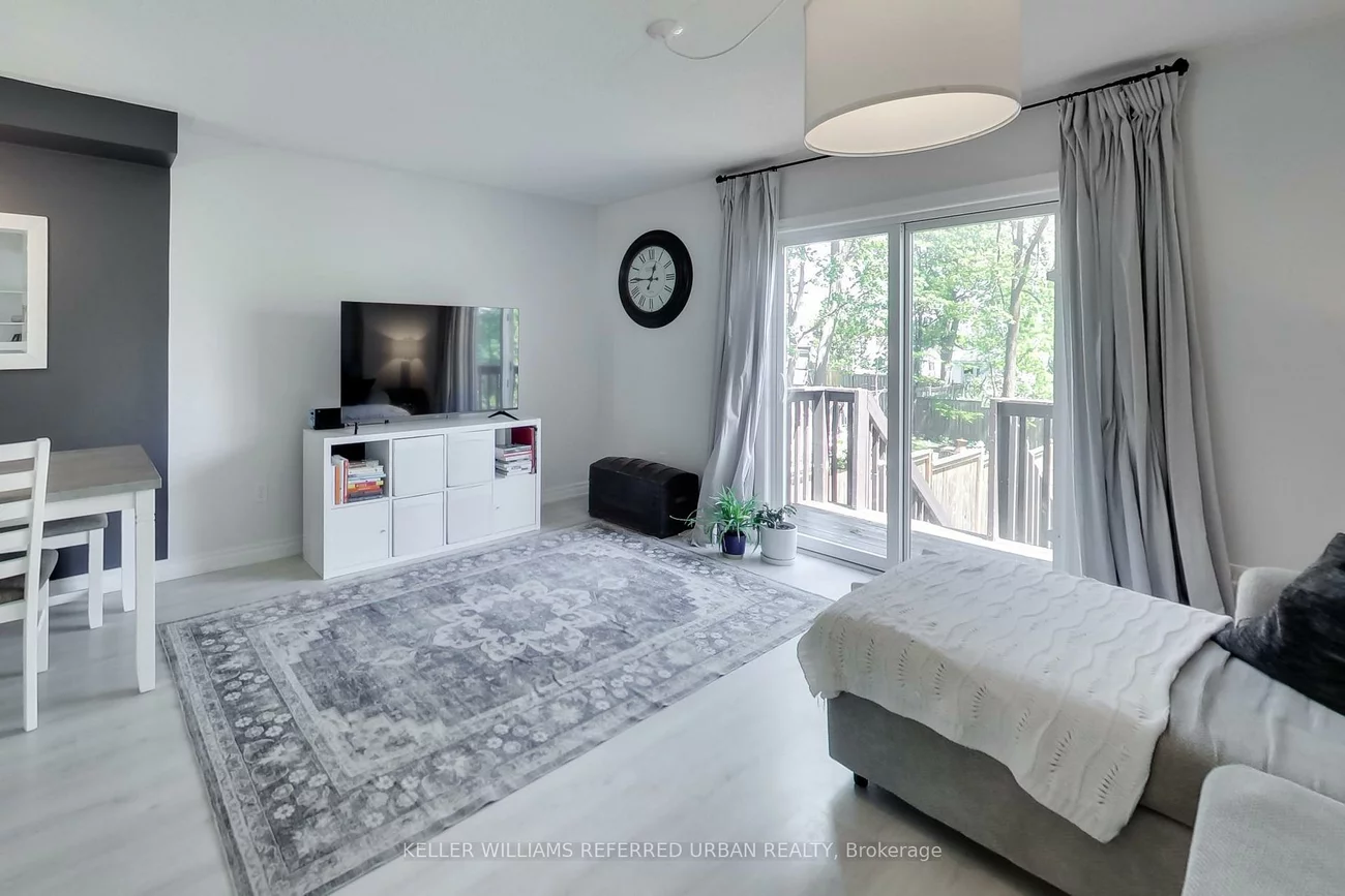 27, Lount, Wellington, Barrie