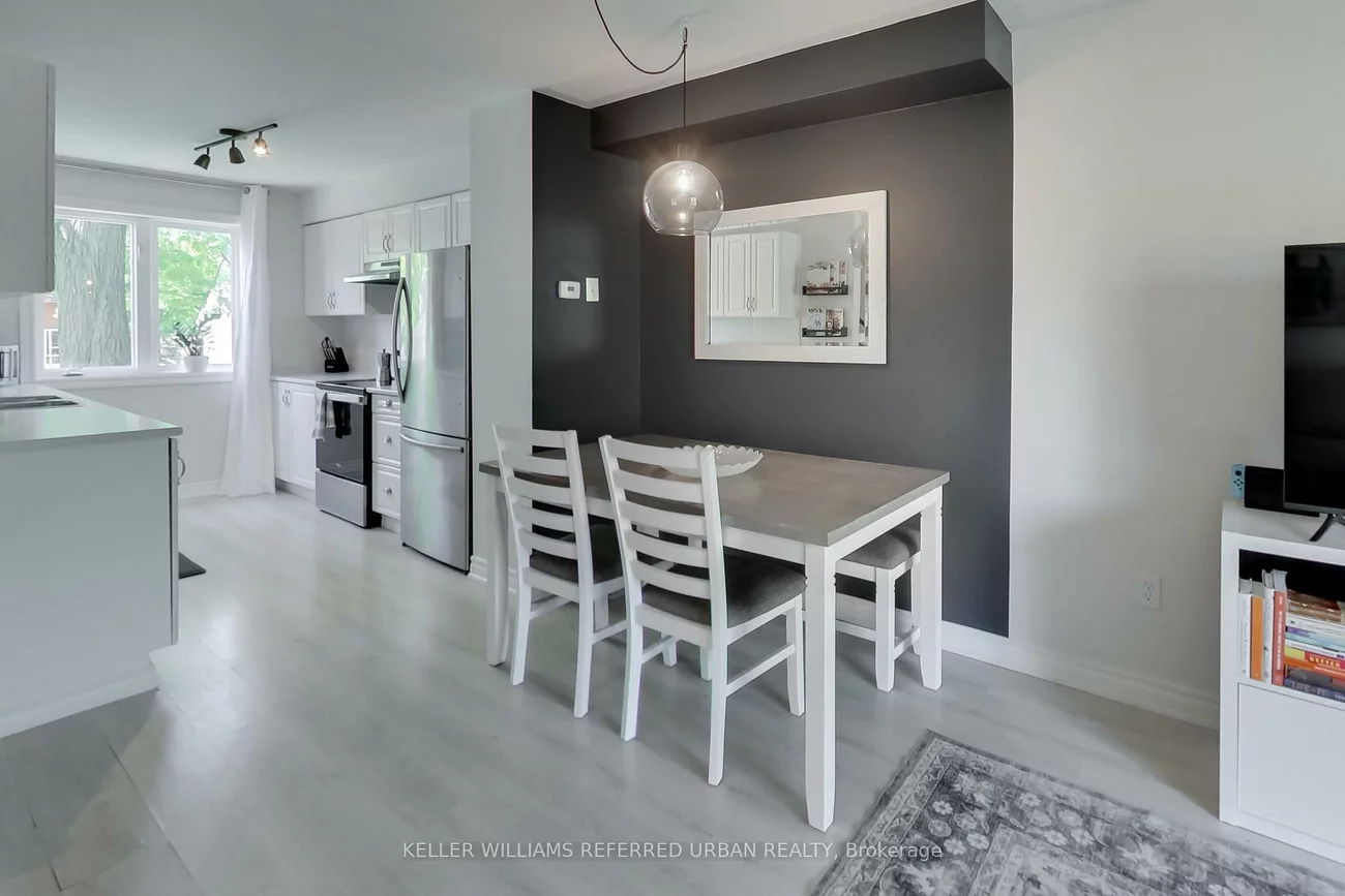 27, Lount, Wellington, Barrie