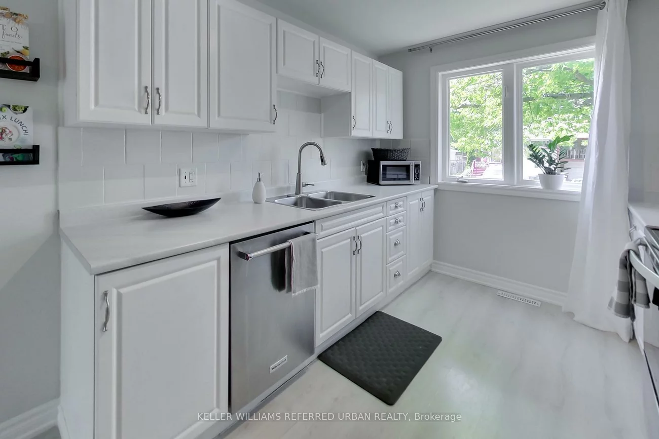 27, Lount, Wellington, Barrie