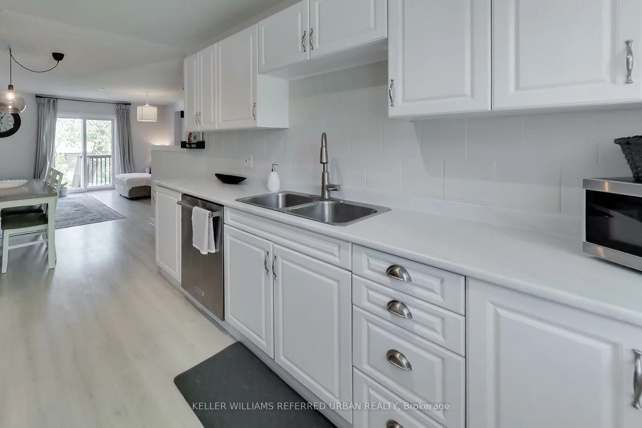 27, Lount, Wellington, Barrie