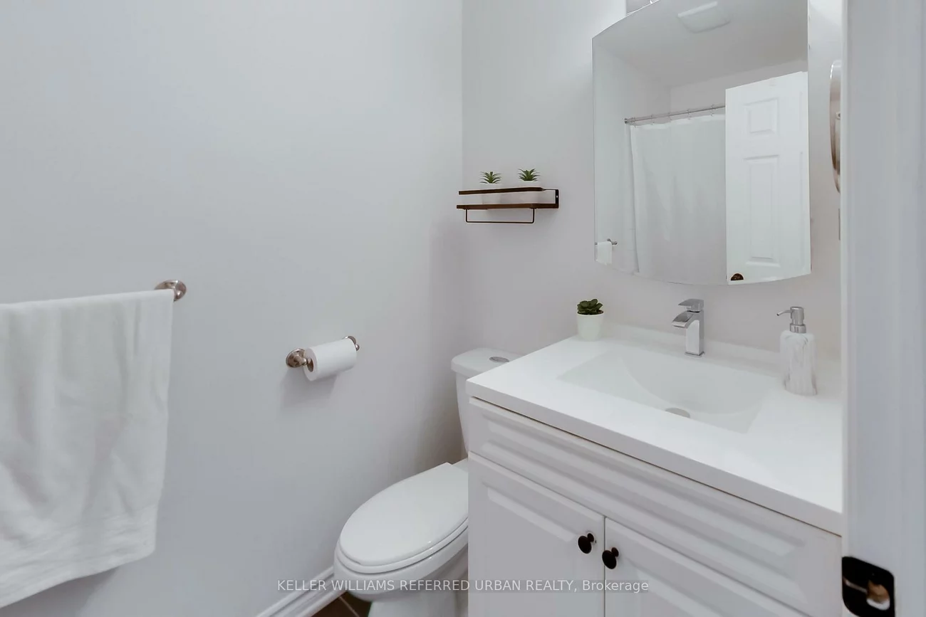 27, Lount, Wellington, Barrie