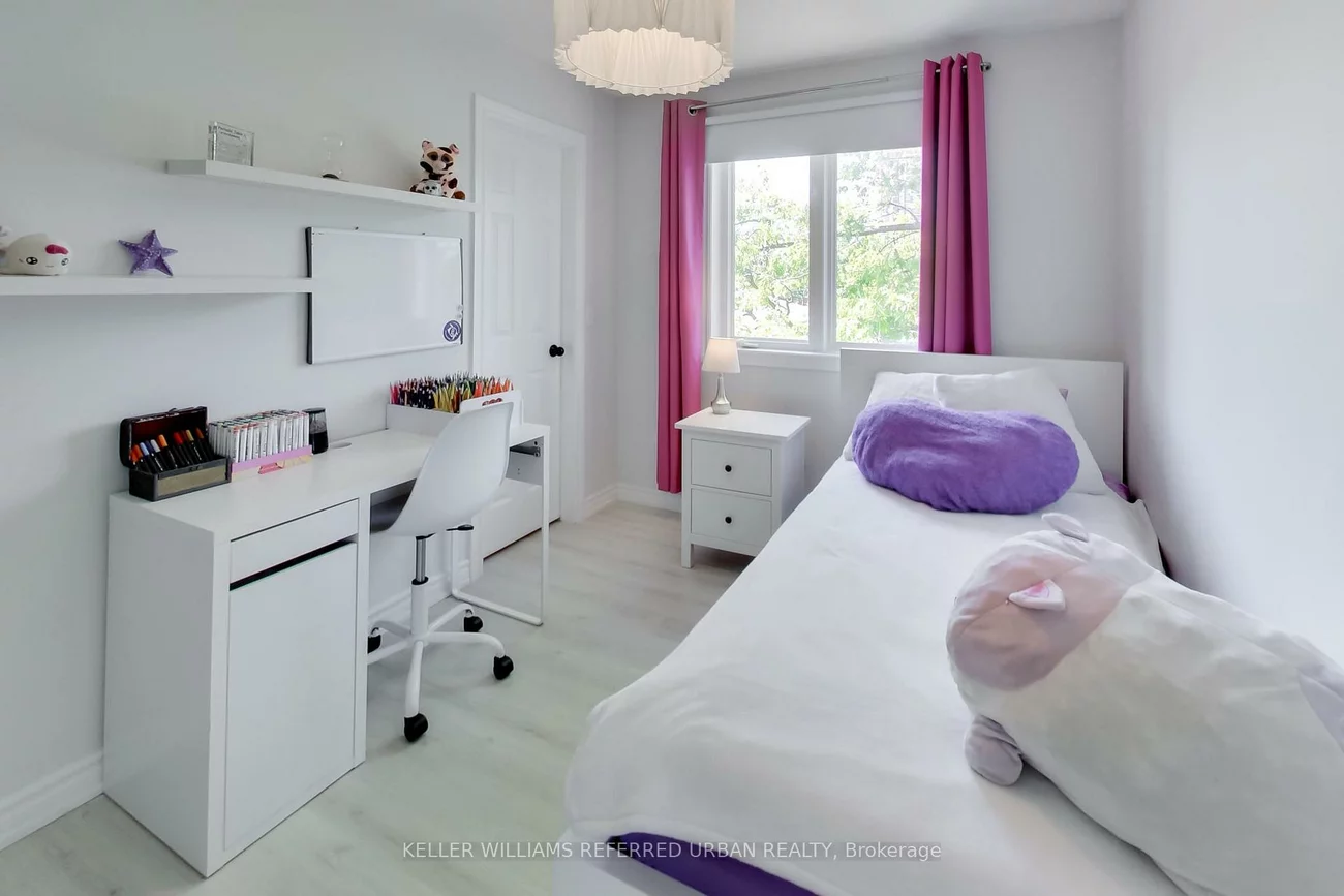 27, Lount, Wellington, Barrie