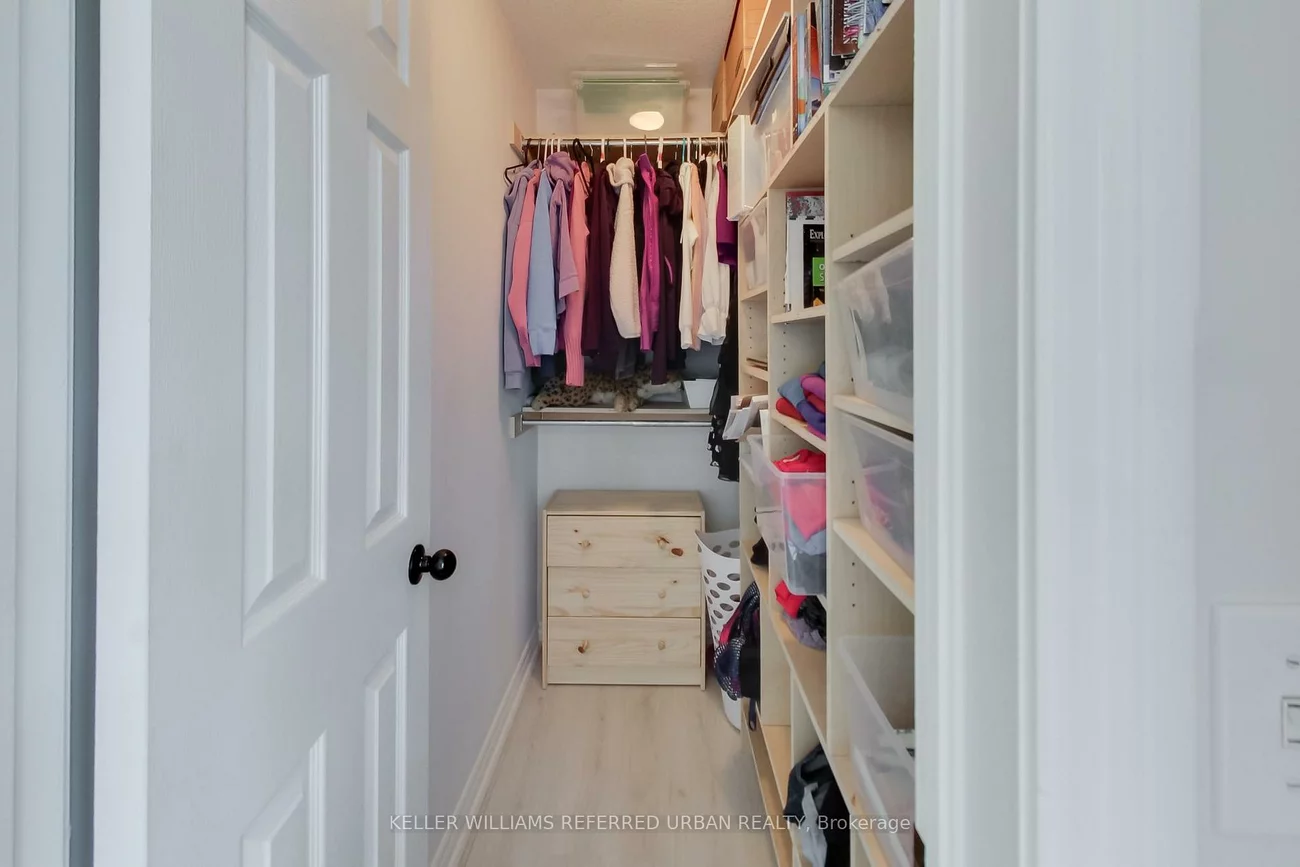 27, Lount, Wellington, Barrie