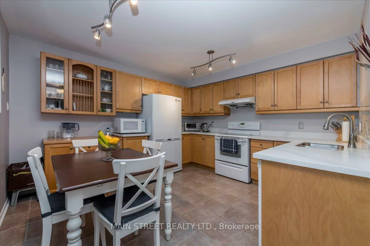 128, Tunbridge, Georgian Drive, Barrie