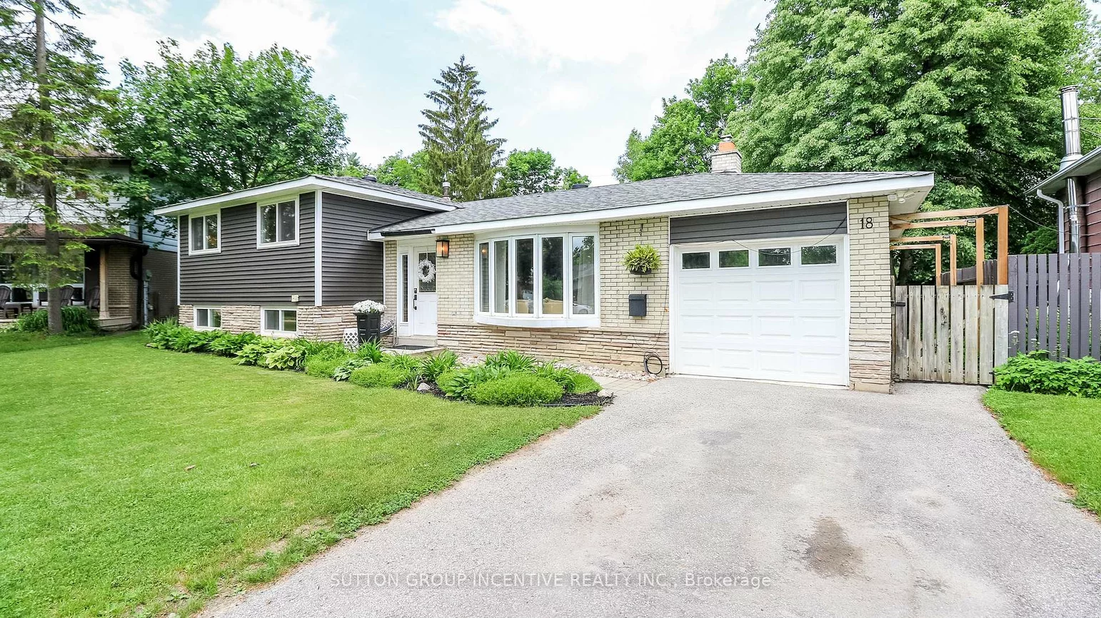 18, Jill's, Grove East, Barrie
