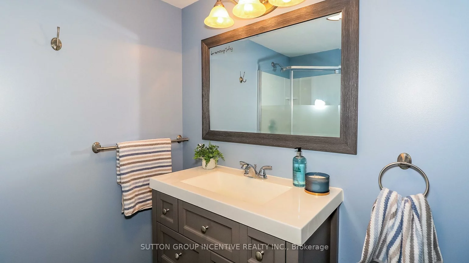 18, Jill's, Grove East, Barrie