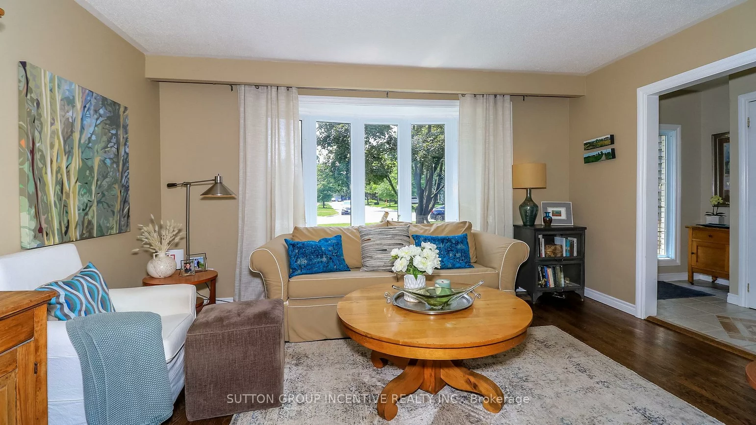 18, Jill's, Grove East, Barrie