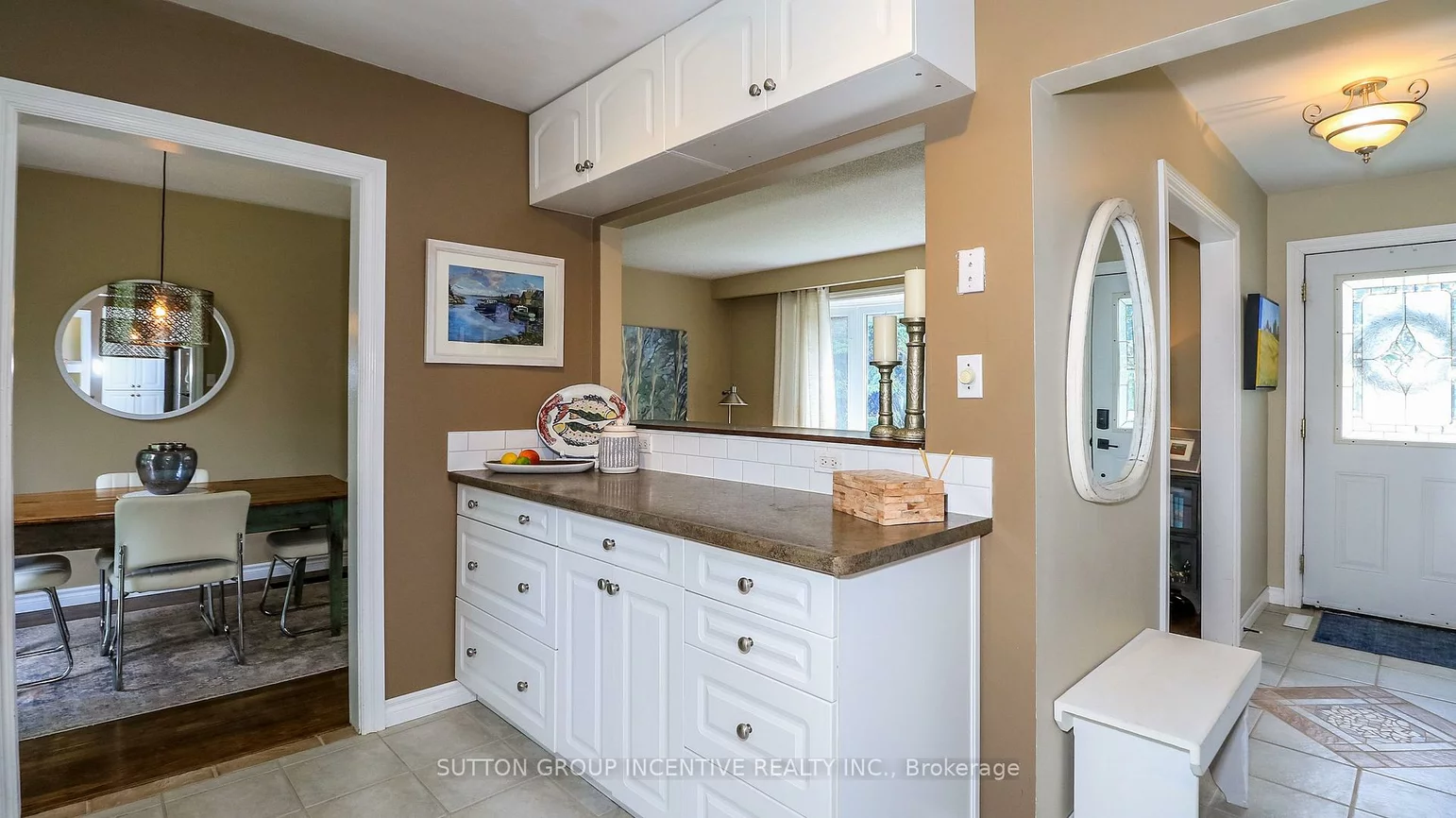 18, Jill's, Grove East, Barrie