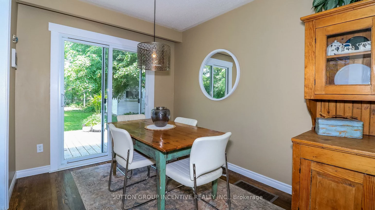 18, Jill's, Grove East, Barrie