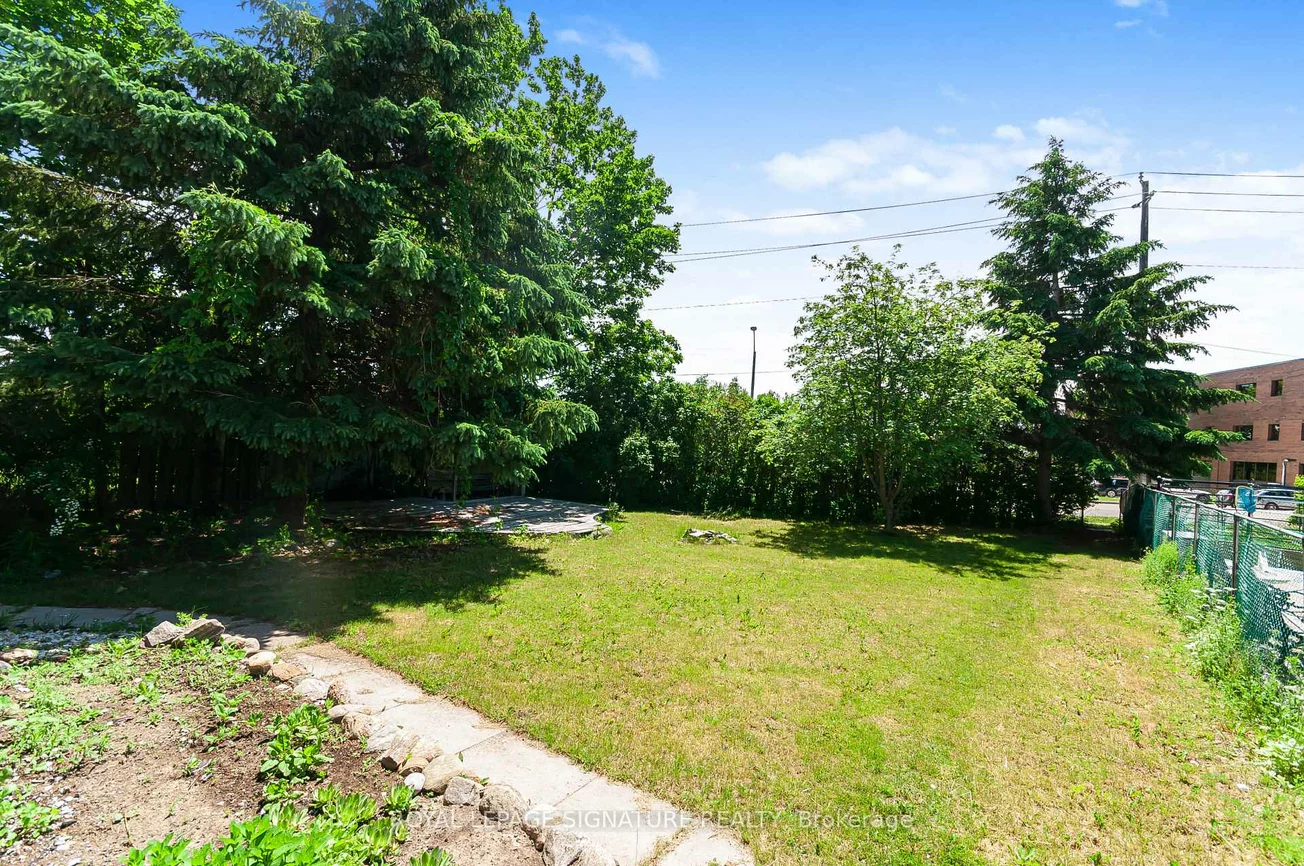 27, DAPHNE, Cundles East, Barrie