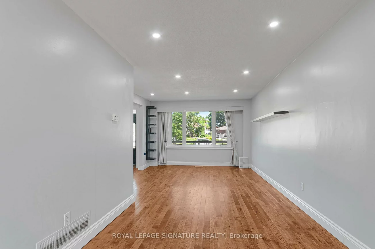 27, DAPHNE, Cundles East, Barrie