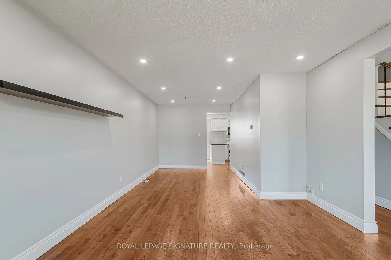 27, DAPHNE, Cundles East, Barrie