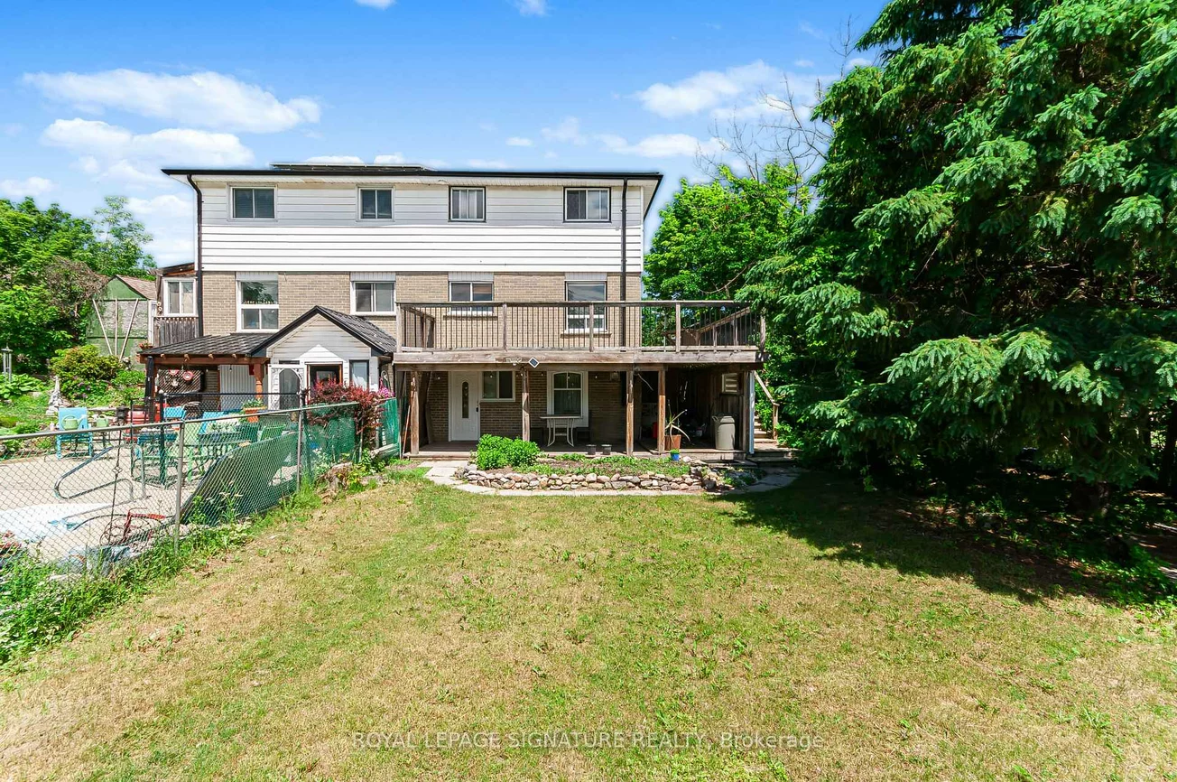 27, DAPHNE, Cundles East, Barrie
