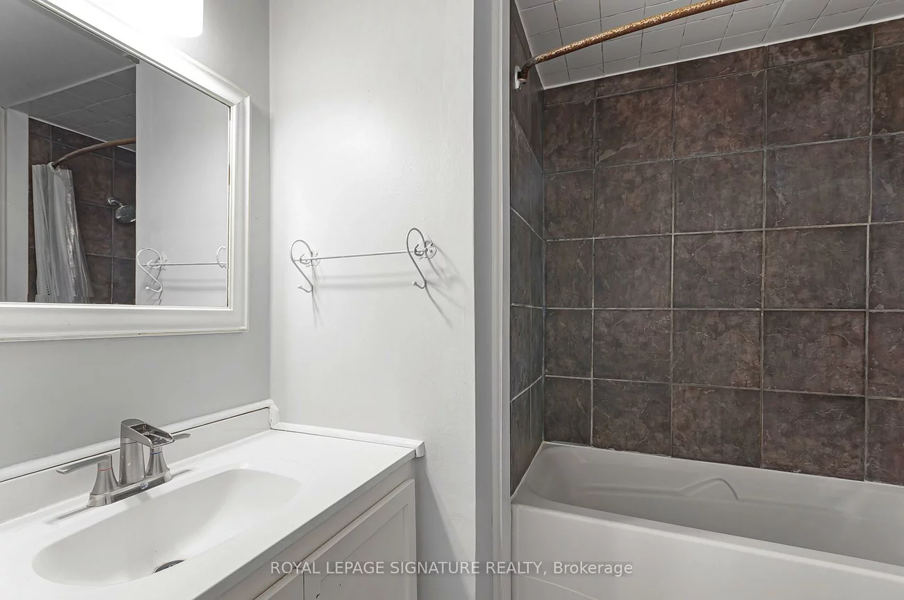 27, DAPHNE, Cundles East, Barrie