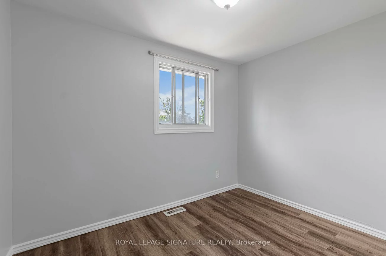 27, DAPHNE, Cundles East, Barrie
