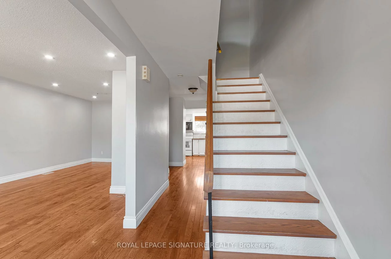 27, DAPHNE, Cundles East, Barrie